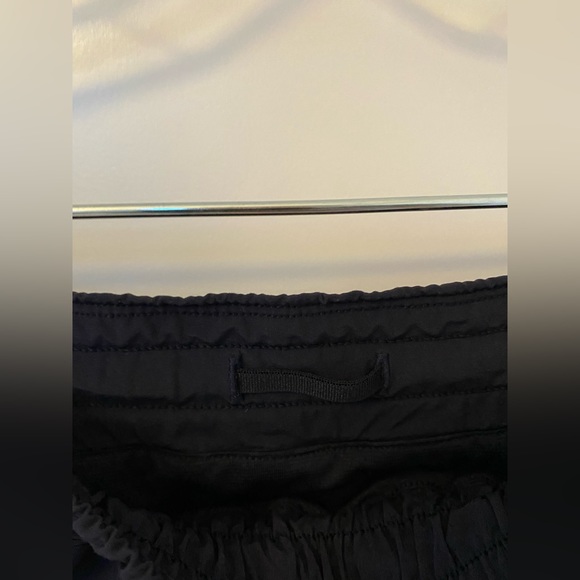 Lululemon hotty hot lined short - Picture 5 of 8